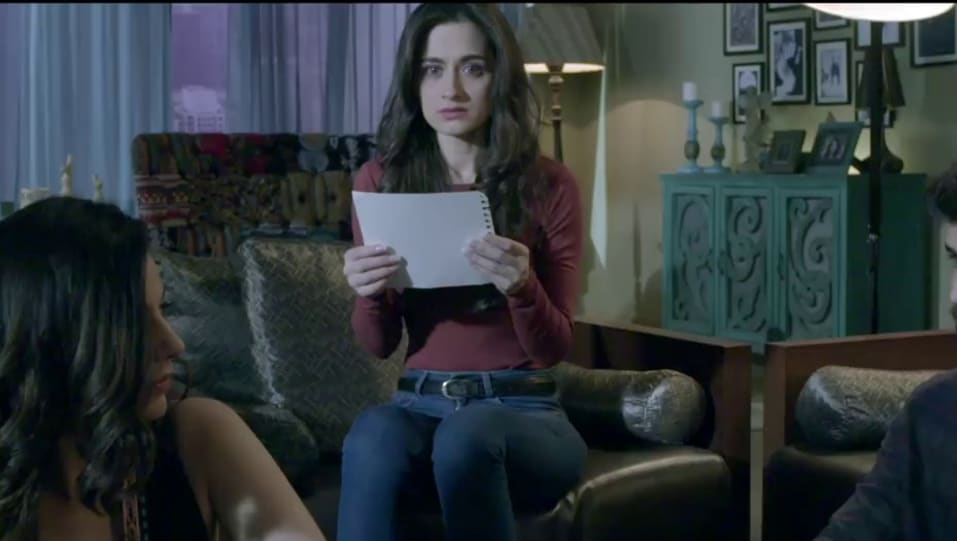 Sanjeeda Sheikh Celebrity Style In Gehraiyaan Episode 10 2017 From Episode 10 Charmboard Use custom templates to tell the right story for your business. tees