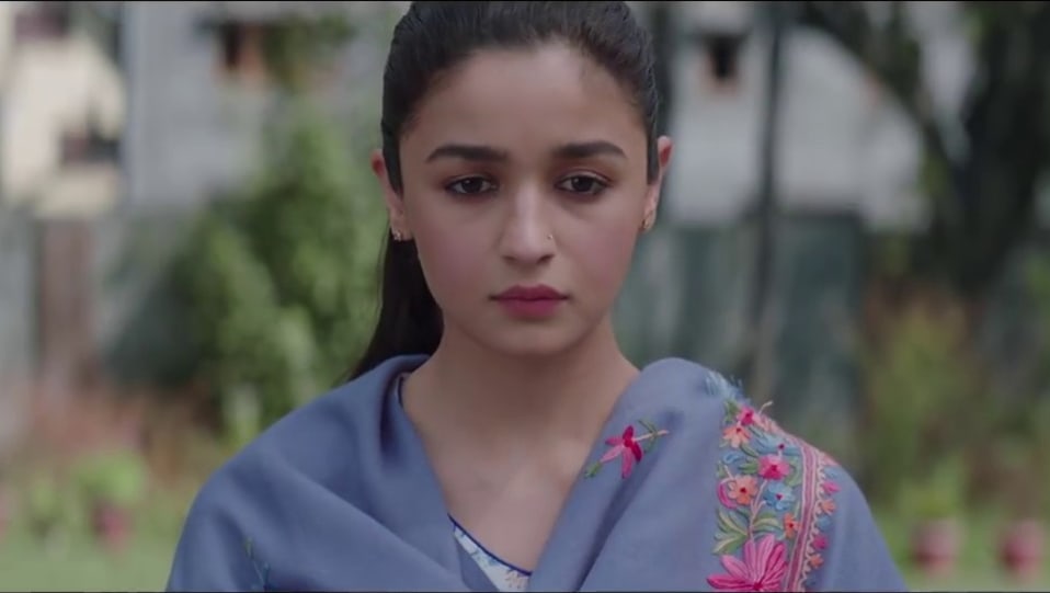 Alia Bhatt Celebrity Fashion Footwear In Outfit Name Charmboard Raazi is an upcoming indian hindi language action, crime and thriller movie which is directed by meghna gulzar. charmboard