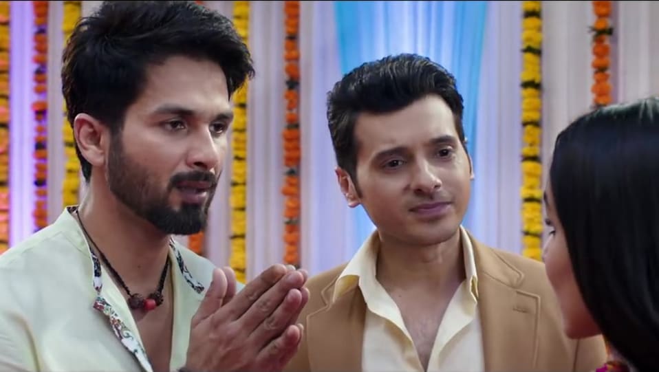 Shahid Kapoor Celebrity Style In Official Trailer Batti Gul Meter Chalu 2018 From Official Trailer Charmboard Diners offer a huge collection of kurta pajamas for men. kurta