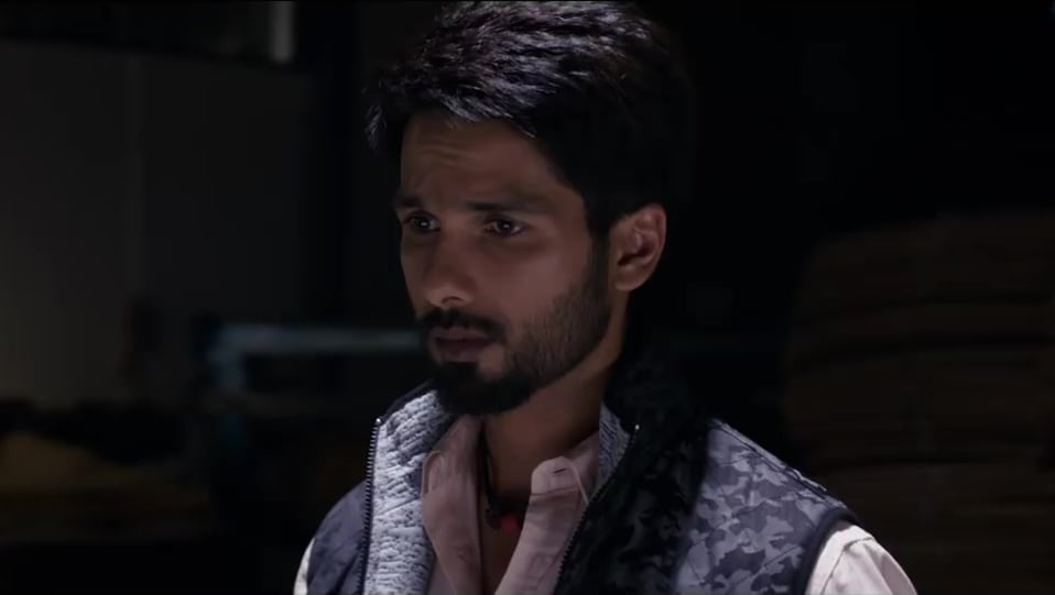 Celebrity Hairstyle Of Shahid Kapoor From Official Trailer Batti Gul Meter Chalu 2018 Charmboard 1:57 m.rabail recommended for you. necklace