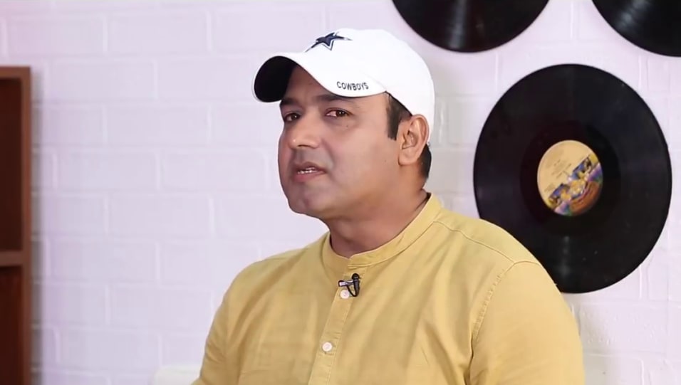 Faridoon Shahryar Celebrity Style In I Am Not Desperate Bollywood Hungama 2018 From I Am Not Desperate Charmboard Faridoon shahryar is a popular journalist who is popularly known for running bollywood hungama youtube channel where he takes interviews of popular celebrities. charmboard