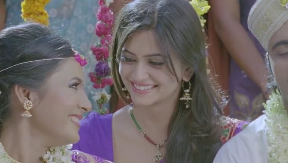 Actors Name Age Wiki Height Birth Place Career Details Bisilu Kudure Googly 2017 Charmboard Googly bisilu kudreyondu full song video yash kriti kharbanda.mp3. details bisilu kudure googly