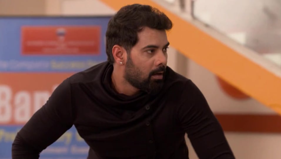 Shabbir Ahluwalia In Grey Trackpants Outfit Celebrity Clothing Charmboard Does shabbir ahluwalia drink alcohol?: