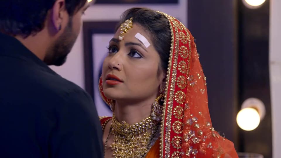 Sriti Jha Celebrity Style In Kumkum Bhagya Episode 1304 2019 From Episode 1304 Charmboard Sriti jha (born february 26, 1986)is an indian television actress, who appears in the indian soap opera.she is currently playing the lead role of pragya in zee tv's serial kumkum bhagya. wedges