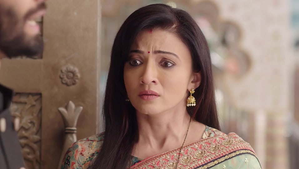 Get Suhasi Dhami Sleek Straight Center Part Hairstyle In Aap Ke Aa