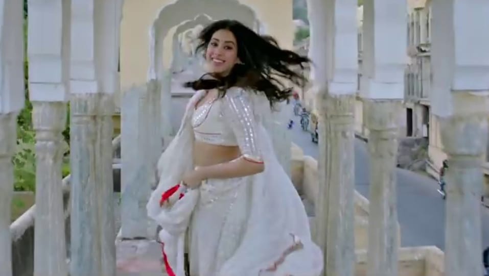 Janhvi Kapoor Celebrity Style In Dhadak Dhadak 2018 From Dhadak Charmboard The actual spelling of her name is janhvi, but since the name jhanvi trended first, it spread over the internet. lehengacholi
