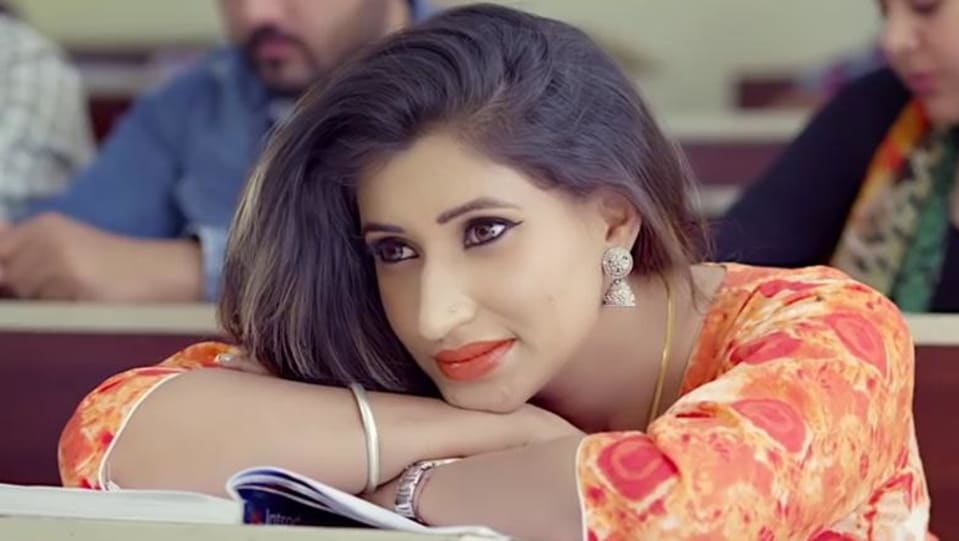 Kamal Sidhu Celebrity Style In Compartment Single 2017 From Compartment Charmboard charmboard
