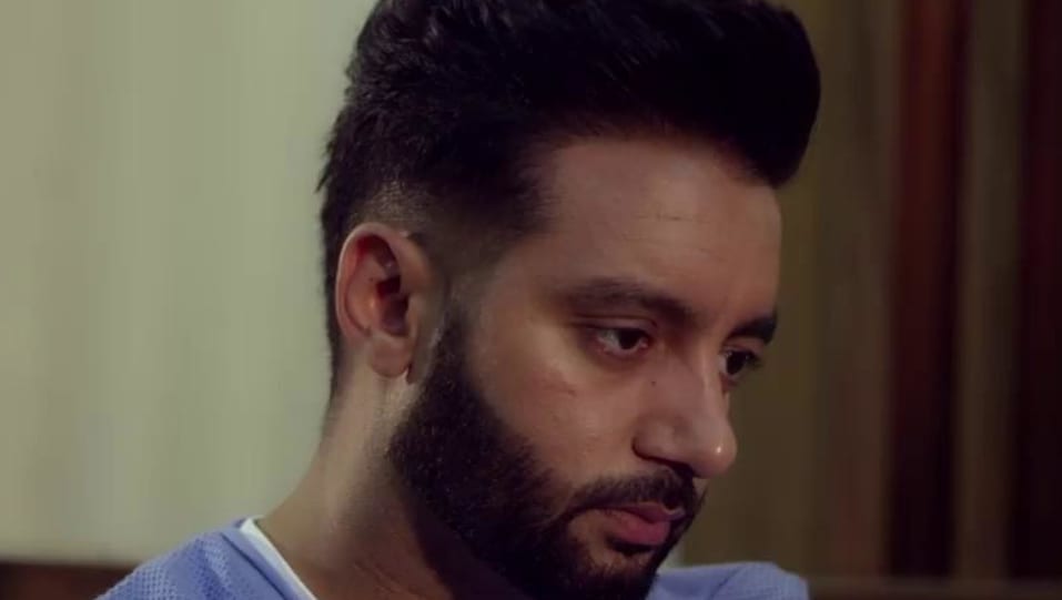 Sippy Gill Celebrity Style In Bekadraa Single 2017 From Bekadraa Charmboard Sippy gill is a punjabi singer and lyricist. t shirt
