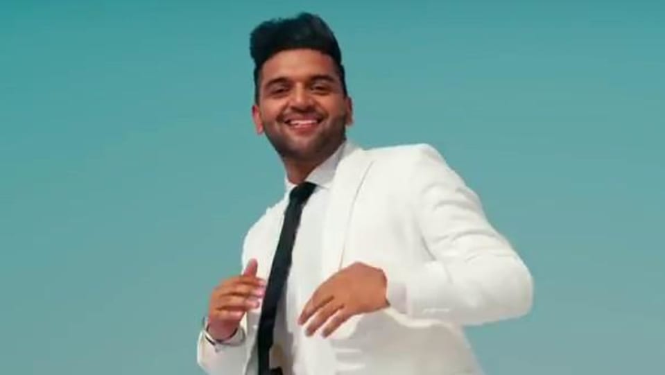 Guru Randhawa Celebrity Style In Lahore Single 2017 From Lahore Charmboard Like and share your favourite show coat martial !!! formalshirts