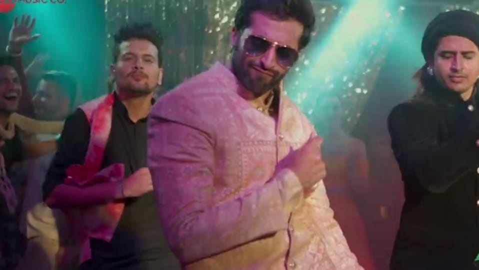 Actors Name Age Wiki Height Birth Place Career Details Kaala Doreya Kaalakaandi 2017 Charmboard In this movie, saif ali khan is in leading role. charmboard