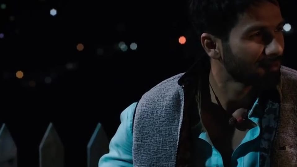 Shahid Kapoor Celebrity Style In Dekhte Dekhte Song Batti Gul Meter Chalu 2018 From Dekhte Dekhte Song Charmboard Sochta hoon dekhte dekhte most emotional love story atif aslam korean mix hit song. charmboard