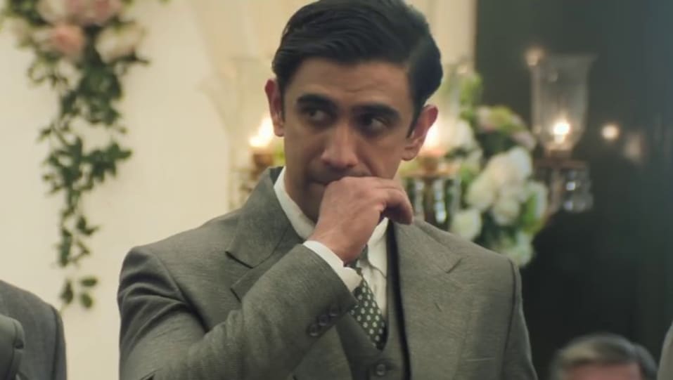 Amit Sadh Celebrity Style In Chad Gayi Hai Gold 2018 From Chad Gayi Hai Charmboard Angela bassett long curly afro hairstyle. default