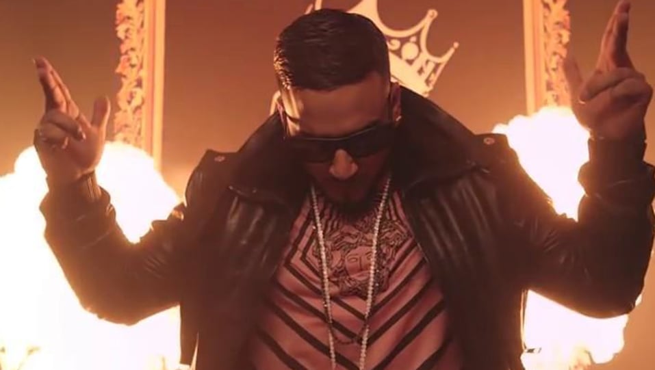 Imran Khan Jewellery Accessories From Satisfya Single 2013 Celebrity Jewellery Charmboard Imran khan satisfya ( official music video). tees