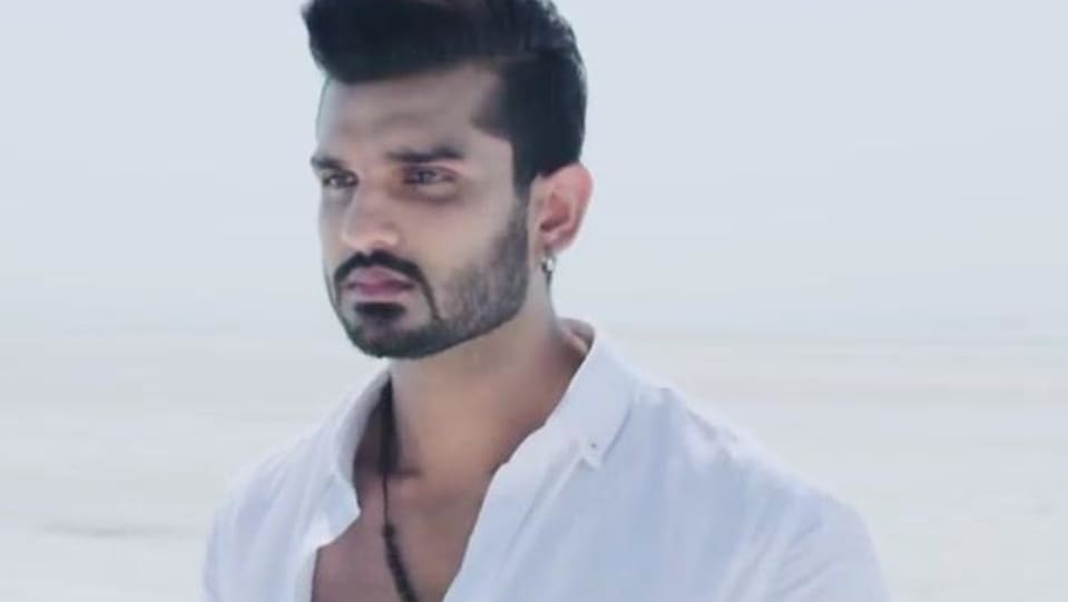 Yuvraj Hans Celebrity Style In Paani Paani 2015 From Paani Charmboard Paani yuvraj hansis belongs to punjabi video , paani by yuvraj hans is available on djpunjab.com. shirt