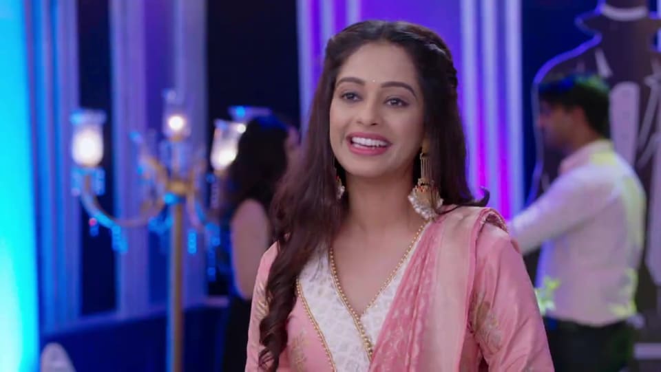 Mugda Chapekar Celebrity Style In Kumkum Bhagya Episode 1392 2019 From Episode 1392 Charmboard Kumkum bhagya the popular zee tv show produced by balaji telefilms is gearing up for a lot of drama for the loyal viewers. kumkum bhagya episode 1392