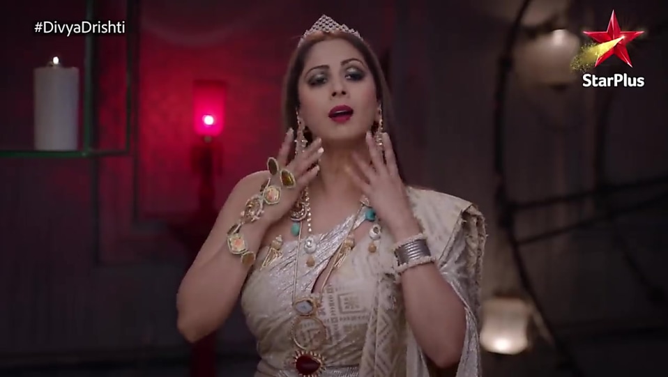 Sangita Ghosh Gold Bracelet Matching With Look From Promo Serial
