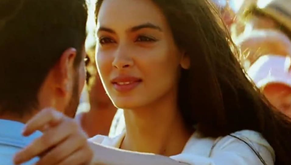 Diana Penty Celebrity Style In Tum Hi Ho Bandhu Cocktail 2012 From Tum Hi Ho Bandhu Charmboard You're going to make me actually fangirl over diana penty and cocktail in general. dungarees