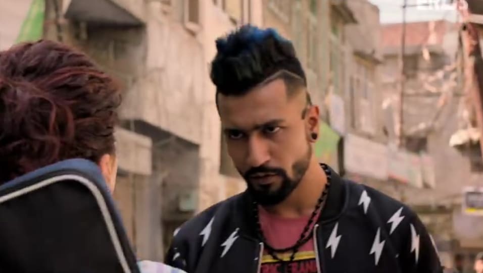 Vicky Kaushal In Black Jeans Outfit Celebrity Clothing Charmboard The film stars abhishek bachchan, taapsee pannu and vicky kaushal in the lead roles. sweatshirts