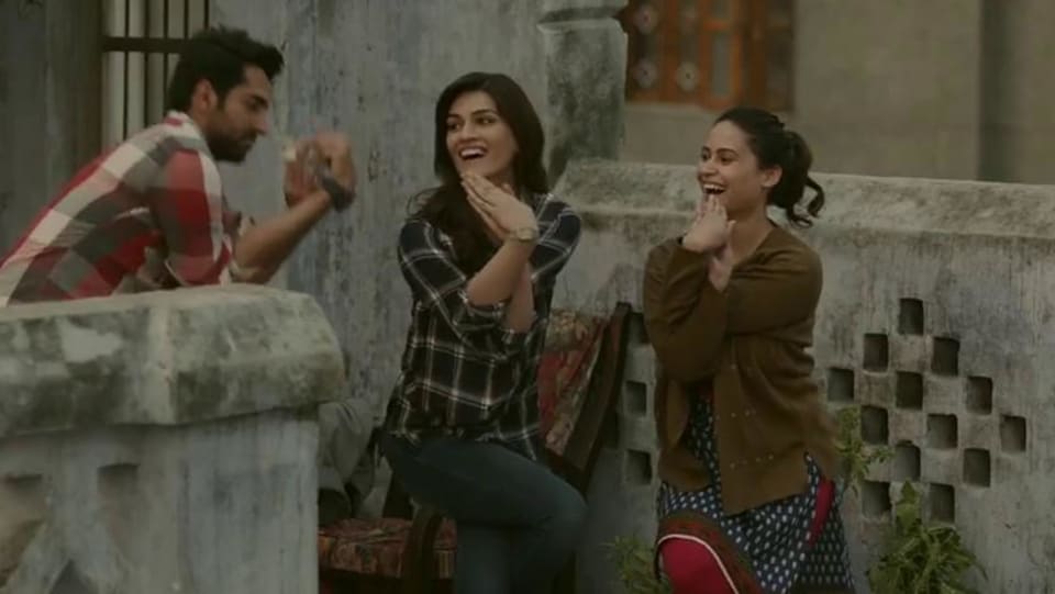 Kriti Sanon In Grey Jeans Outfit Celebrity Clothing Charmboard Scheduled to release on august 18, the movie is currently in the promotional phase and the stars are leading the promotional caravan quite amazingly. charmboard