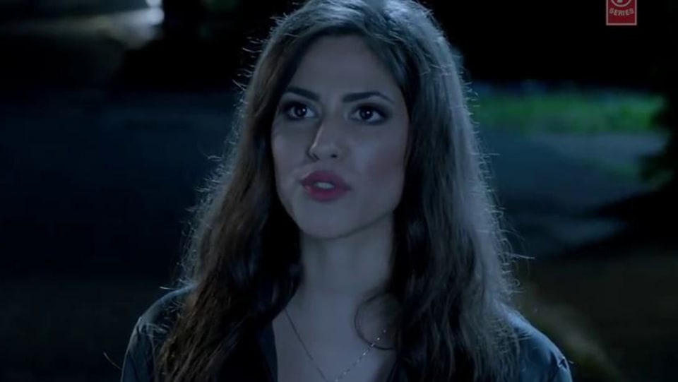 Celebrity Makeup Of Rita Siddiqui From Official Trailer Hate Story 4 2018 Charmboard The film features urvashi rautela. tops