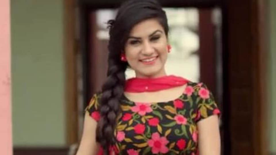 Kaur B Celebrity Style In Teri Wait Single 2016 From Teri Wait Charmboard kurta