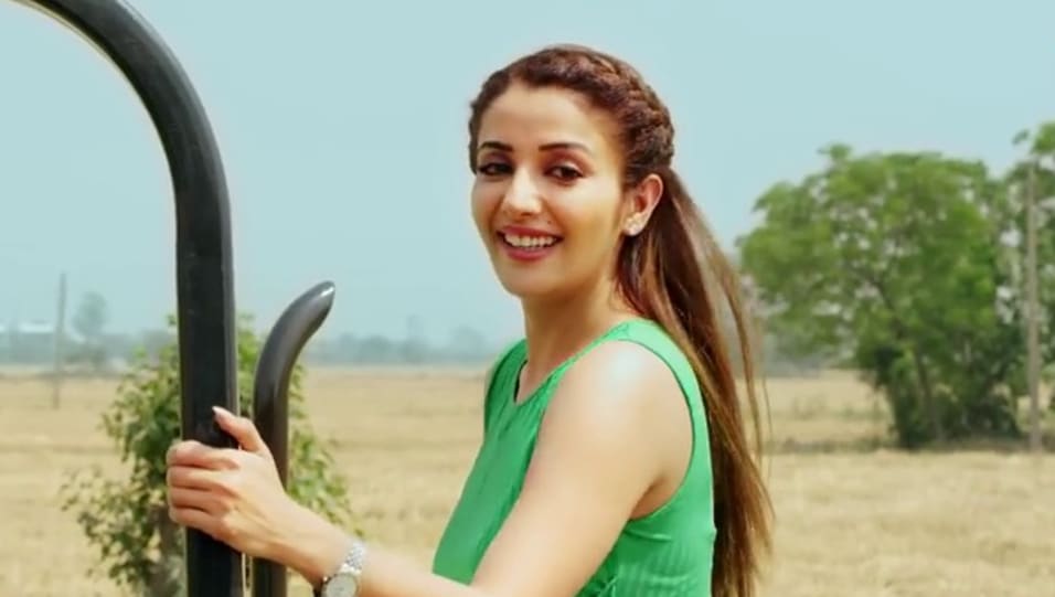 Sonia Mann Celebrity Style In Tochan Single 2018 From Tochan Charmboard She appeared in films and music videos. tops