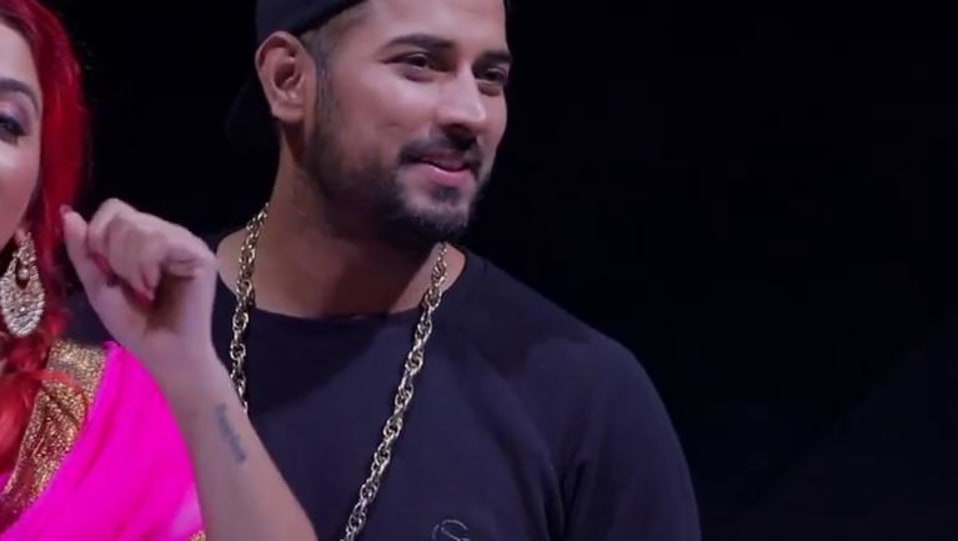 Actors Name Age Wiki Height Birth Place Career Details Laddu Single 2017 Charmboard Garry sandhu's height is 6 feet and his weight is 75 kg. charmboard