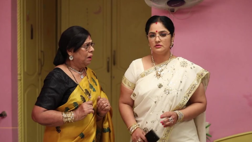 Meena Kumari Celebrity Style In Poove Poochoodava Episode 660 19 From Episode 660 Charmboard