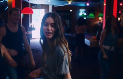 Este Haim Jewellery Accessories From Little Of Your Love Something To Tell You 2017 Celebrity Jewellery Charmboard
