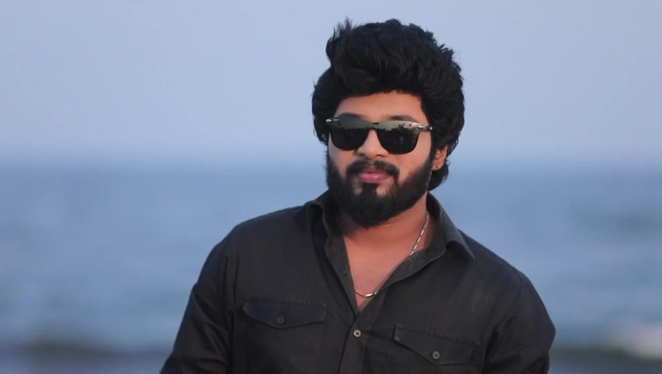 Karthik Raj Celebrity Style In Sembaruthi Episode 340 2018 From Episode 340 Charmboard Sembaruthi #karthikraj #marriage sembaruthi karthik raj second marriage happened today | aathi இரண்டாவது. sunglasses