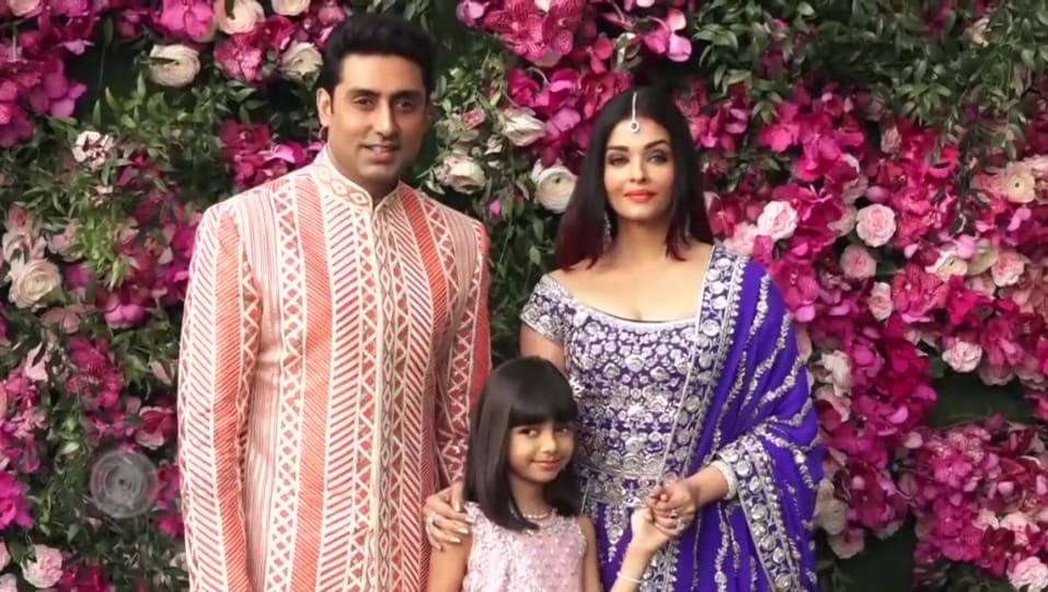 Aishwarya Rai Jewellery Accessories From Akash Ambani Wedding In Mumbai Full Event Bollywood Now 2019 Celebrity Jewellery Charmboard Aishwarya rai in floral jewellery for mehndi: