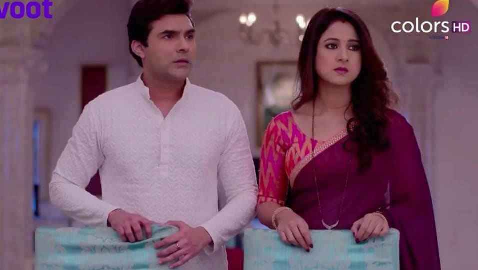 Social Buzz Keerti Gaekwad Kelkar Latest News Images Updates Posts Sasural Simar Ka Episode 1998 2017 Charmboard Her life takes a sharp turn. charmboard