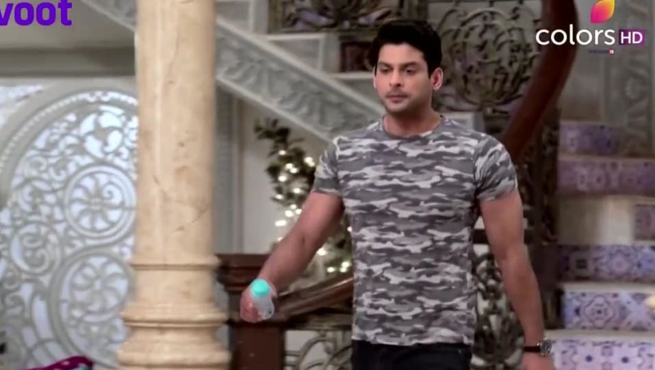 Siddharth shukla t shirt clearance