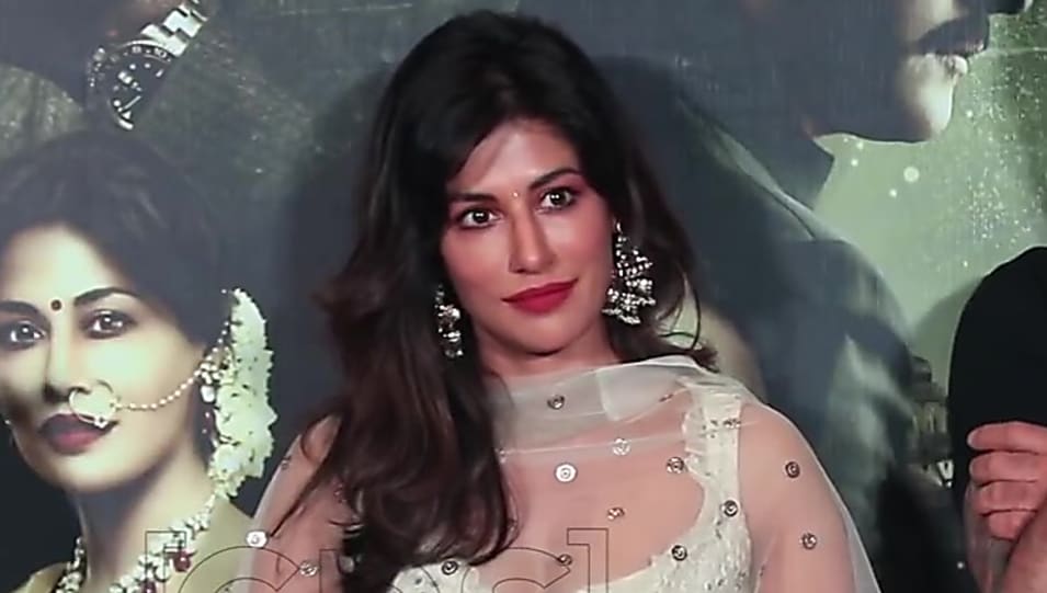 Chitrangada Singh White Kurta Pyjama Set Look Sanjay Dutt Shocking