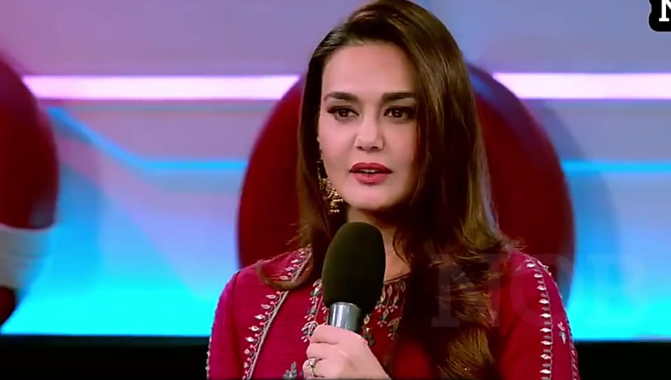 Get Preity Zinta Medium Wavy Side Part Hairstyle In News Of