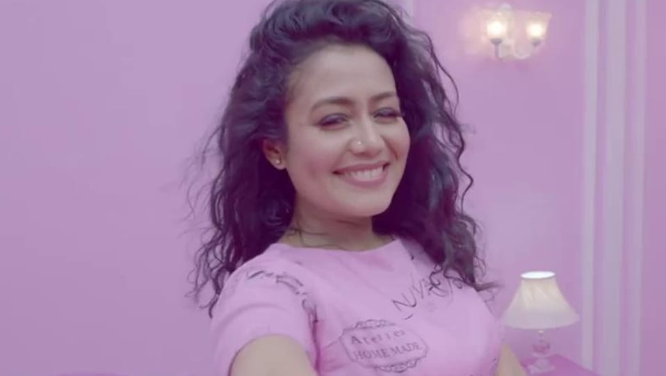 Neha Kakkar Celebrity Style In Phone Mein Teri Photo Single 2016 From Phone Mein Teri Photo Charmboard Mere phone mein teri photo mummy puche beta kaun hai(x2). leggings
