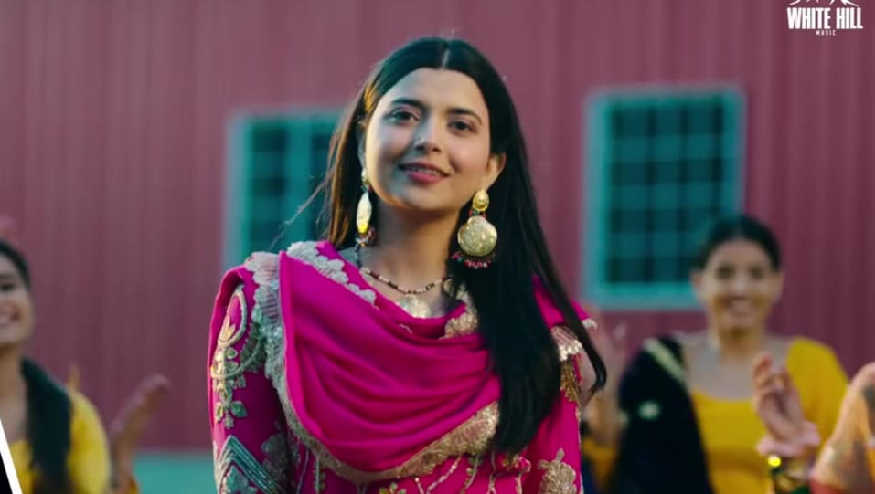 Celebrity Hairstyle Of Nimrat Khaira From Sohne Sohne Suit Single 2020 Charmboard Punjabi suits patiala salwars sets bridal lehenga and sarees. kurtapatiala