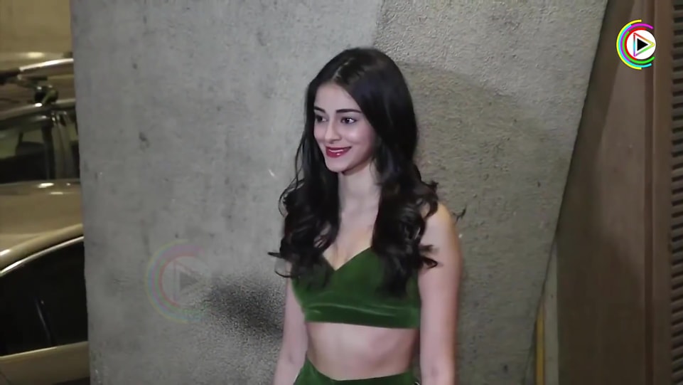 Get Ananya Pandey Voluminous Wavy Hair Hairstyle In Hungama