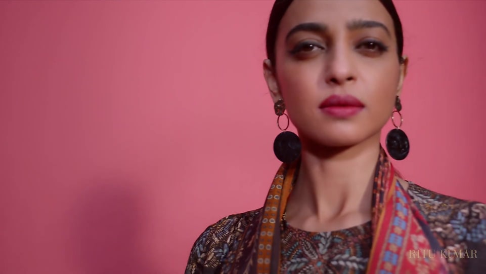 Get Radhika Apte Sleek Low Ponytail Hairstyle In Ritu Kumar