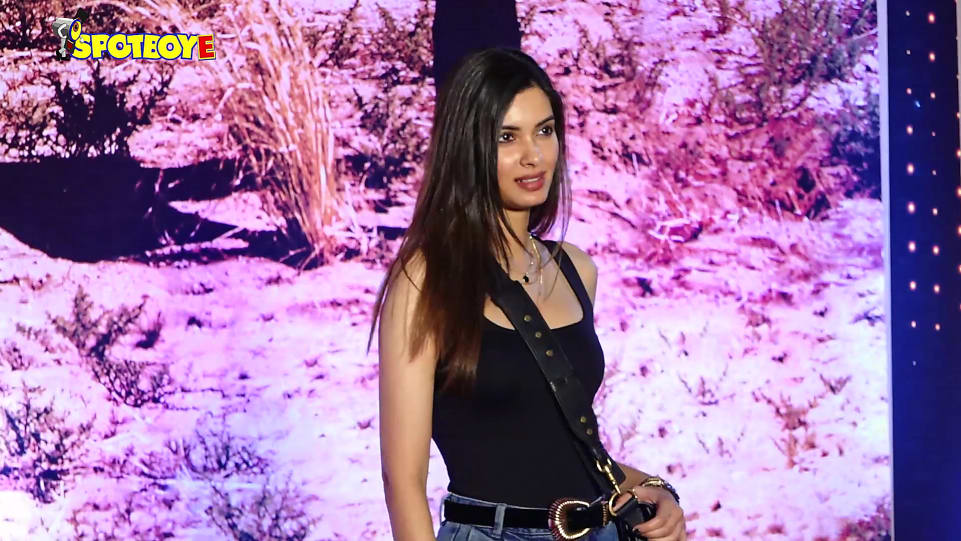 Get Diana Penty Sleek Straight Hair Hairstyle In Spotboye Celeb