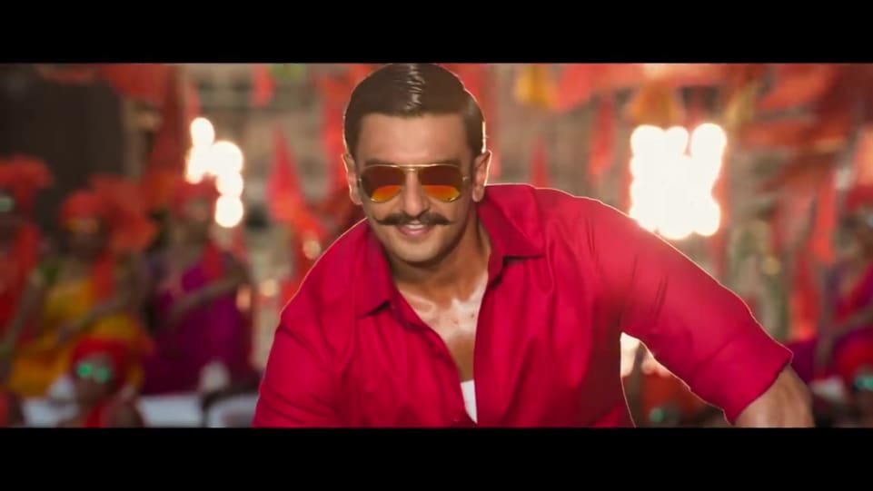 Celebrity Hairstyle Of Ranveer Singh From Official Trailer Simmba 2018 Charmboard Ranveer singh padmavati ranveer singh hairstyle hrithik roshan hairstyle deepika ranveer bollywood couples bollywood gossip bollywood stars in pics: