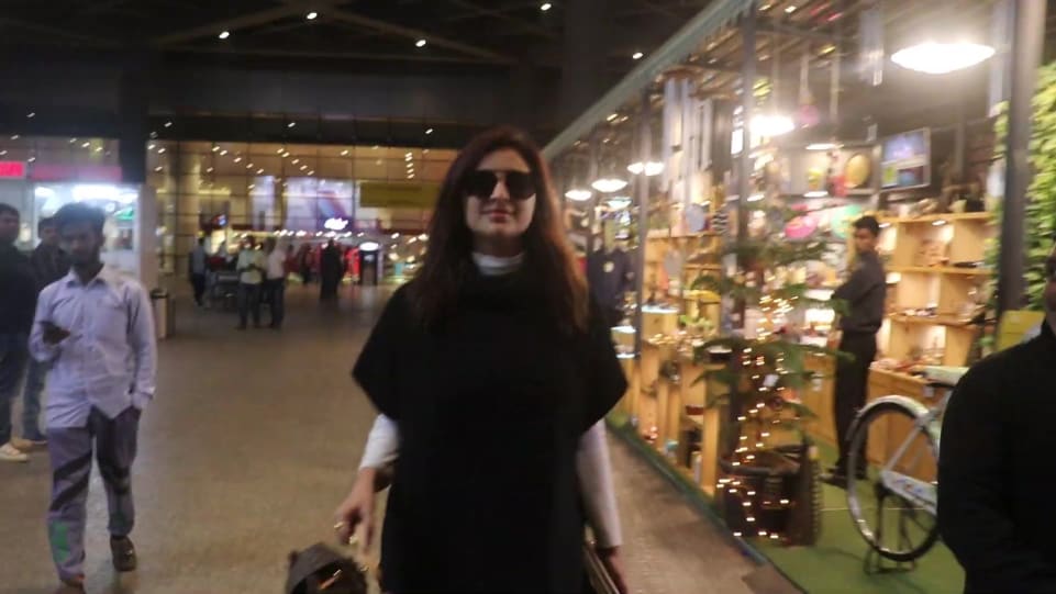 Parineeti Chopra Celebrity Style In Parineeti Chopra Spotted Mumbai Airport Bollywood Hungama 2019 From Parineeti Chopra Spotted Mumbai Airport Charmboard Since its launch in 1993 with a collection of six essential handbags, kate spade new york has always stood for optimistic femininity.