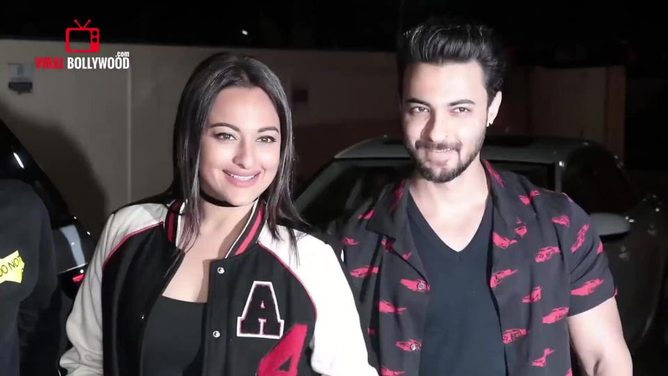 Actors Name Age Wiki Height Birth Place Career Details Celeb Spotting Viral Bollywood 2019 Charmboard Try_elif elif dances on akh lad jaave song: charmboard