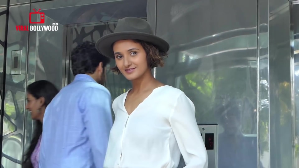 Actors Name Age Wiki Height Birth Place Career Details Nihar Pandya With Mukti Mohan And Shakti Mohan Spotted At Itwplayworx Bandra Viral Bollywood 2019 Charmboard Nihar pandya age is 32 years and his family belongs to mumbai.