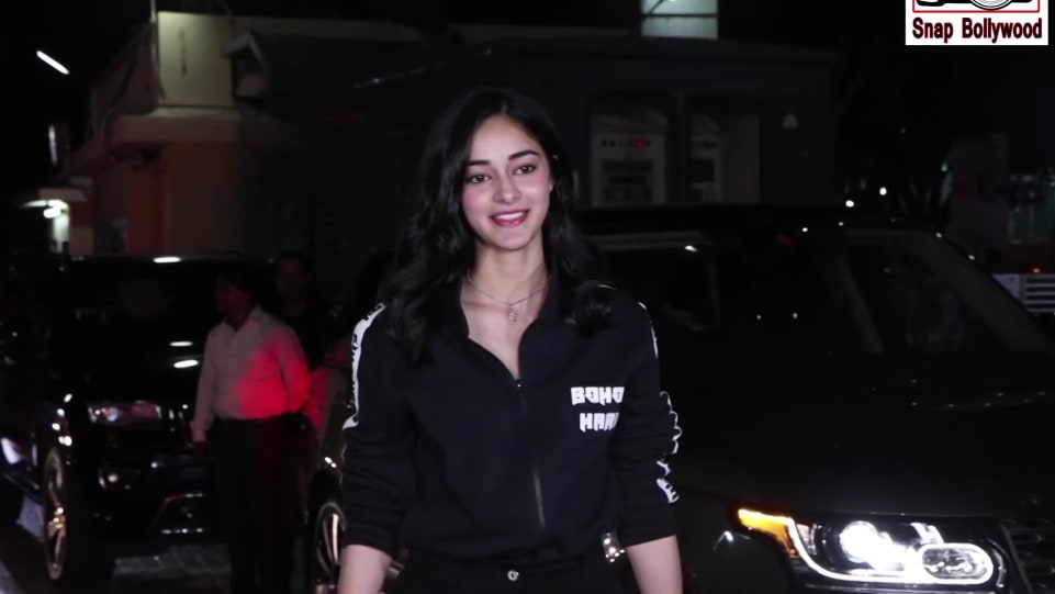 Ananya Pandey In Black Jeans Outfit Celebrity Clothing Charmboard Ranveer, deepika, alia, ranbir watch gully boy. jacket