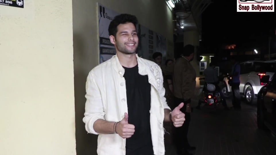 Actors Name Age Wiki Height Birth Place Career Details Gully Boy Valentine Special Screening Snap Bollywood 2019 Charmboard Siddhant chaturvedi is an indian actor born in ballia(uttar pradesh) to a chartered accountant father and mother a homemaker. charmboard