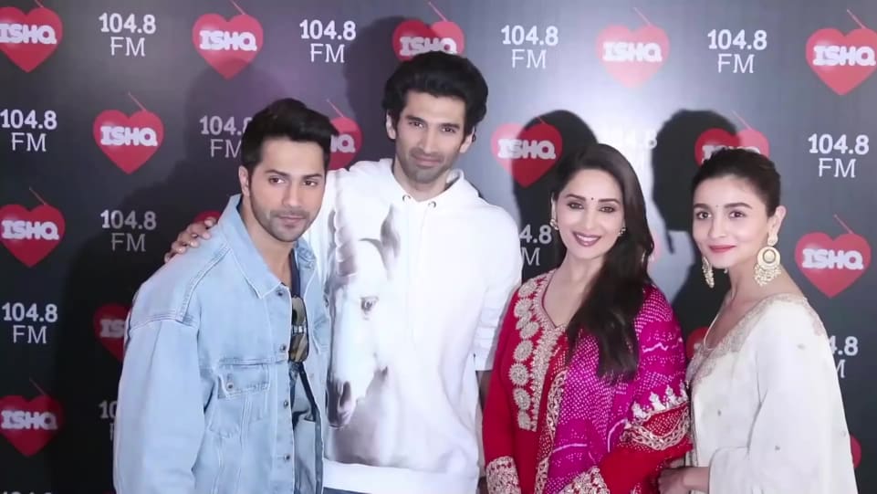 Actors Name Age Wiki Height Birth Place Career Details Watch Alia Bhatt Get Embarassed When Anchor Asks If She Would Leave Ranbir Kapoor For Varun Dhawan Home Bollywud 2019 Charmboard Alia bhatt's height in feet is 5′ 3″. charmboard