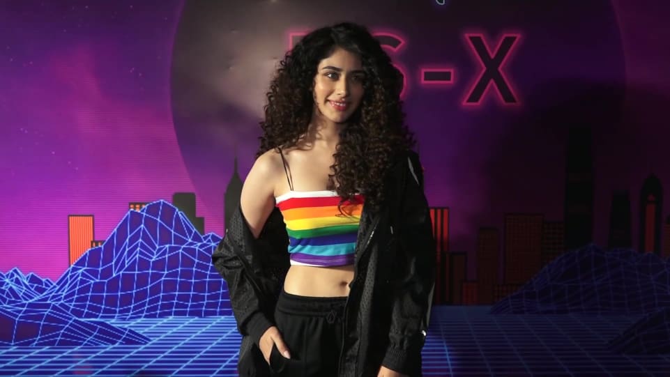 Warina Hussain Celebrity Style In Hot Mouni Roy Warina Hussain Aayush Sharma And Others At Exclusive Preview Of Puma Rs X Collection Bollywood Hungama 2019 From Hot Mouni Roy Warina Hussain Standup comedy by warina hussain @comedystudio. jacket