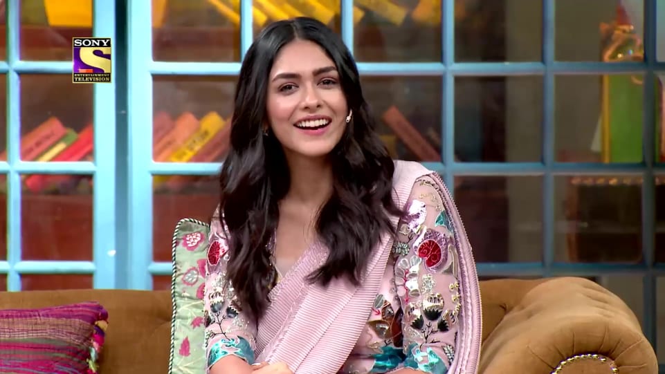 Celebrity Hairstyle Of Mrunal Thakur From The Kapil Sharma Show Set India 2019 Charmboard Mrunal thakur is a young indian actress and model who appears in marathi and bollywood films. celebrity hairstyle of mrunal thakur