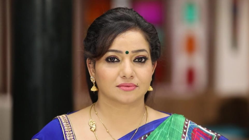 Minnal Deepa Celebrity Style In Yaarudi Nee Mohini Episode 697 2019 From Episode 697 Charmboard The guests list included deepa's close relatives. charmboard